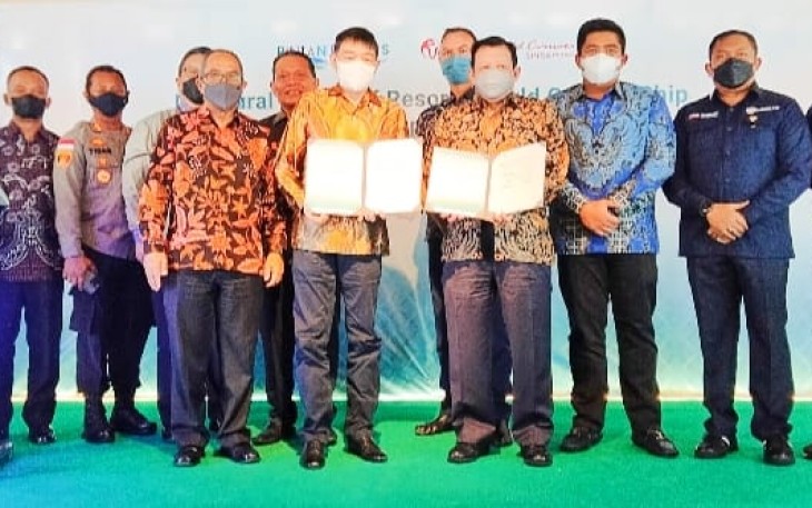 Bintan Resorts saat tunjukan nota kesepahaman atau MoU dengan Resorts World Cruises