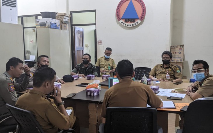 Kapten Arm Supiandi saat rakor jelang apel siaga karhutla di ruang rapat BPBD Kabupaten Balangan