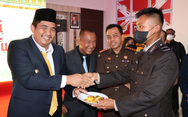 Kapolres Bintan Beserta FKPD Bintan Laksanakan Upacara Peringatan Hari Bhayangkara ke 76 yang Dipimpin Presiden RI Secara Virtual