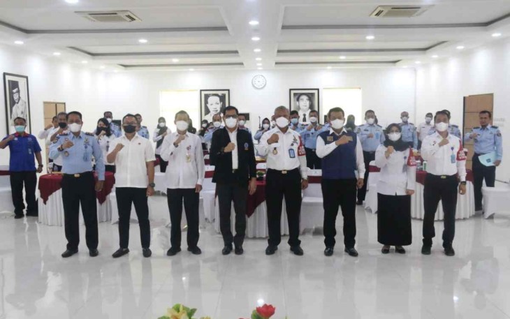 Foto bersama peserta rakor peningkatan kolaborasi dan sinergitas antar aparat penegak hukum