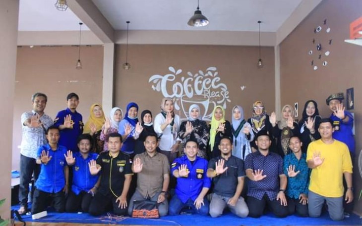 Focus Group Discussion (FGD) dalam upaya Pencegahan Kekerasan Terhadap Anak (KTA) serta Tindak Pidana Perdagangan Orang (TPPO) di F2 Cafe Jl. Khairil Anwar Rantauprapat, Kamis (07/07/2022).