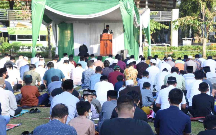 Suasana sholat Idul Adha di alun alun Salatiga
