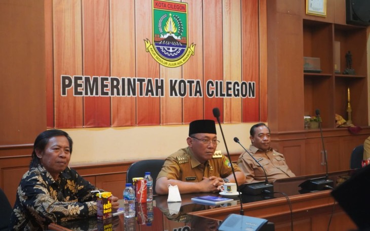 Walikota Cilegon saat silaturahmi bersama keturunan Pahlawan Geger Cilegon 1888