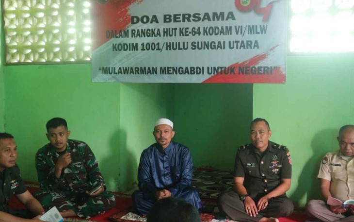 Doa bersama prajurit Kodim 1001/HSU-BLG di musholla Makodim