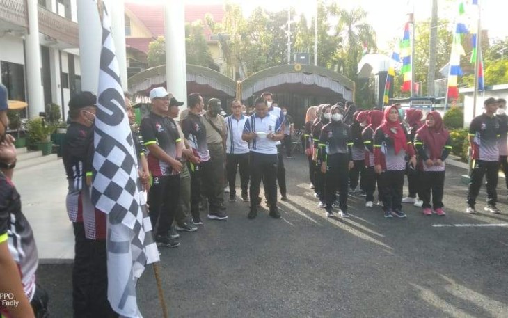 Jalan sehat bersama peringati Hari Bhakti Adhyaksa Ke-62 di Kabupaten HSU