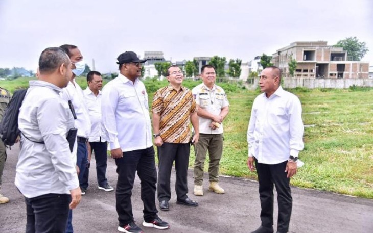 Dirjen Bina Adwil saat kunjungi lahan eks bandara Polonia Medan 