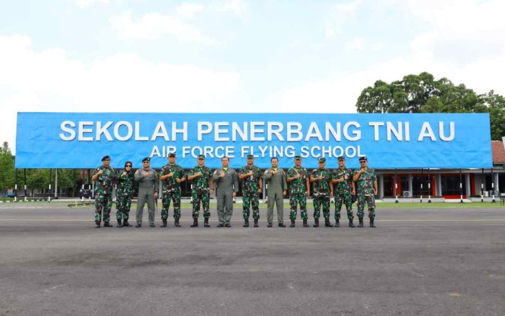 Foto bersama di Wingdik Sekbang Lanud Adisutjipto Yogyakarta 