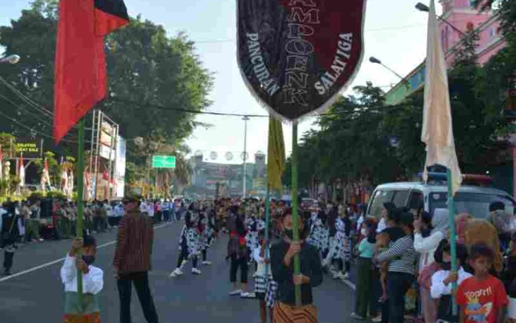 Penampilan tim drum blek Pancuran 