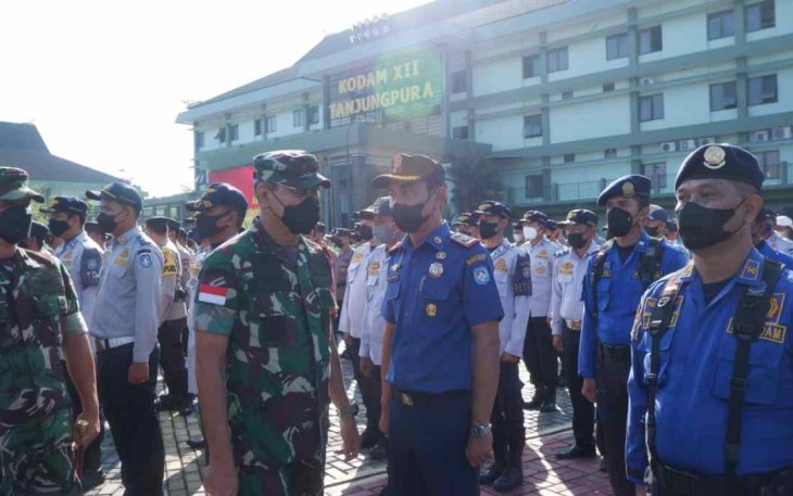 Danrem 121/Abw Brigjen TNI Pribadi Jatmiko saat pengecekan pasukan apel pam VVIP