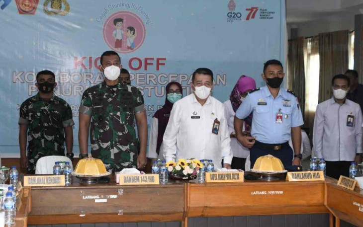 Danrem 143/HO Brigjen TNI Yufti Senjaya saat menghadiri acara percepatan penurunan stunting 