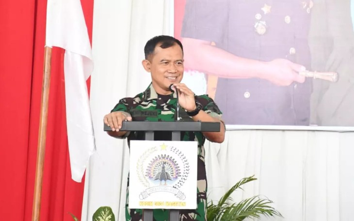 Danrem 081/DSJ Kolonel Inf Deni Rejeki saat memberikan arahan prajuritnya di Kodim 0804/Magetan