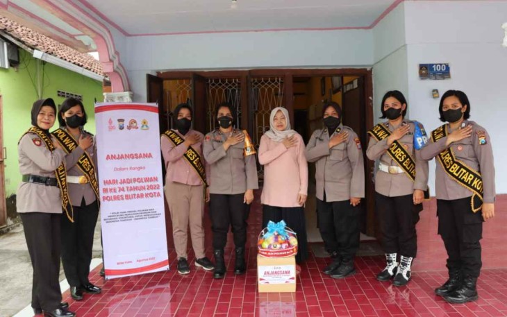 Anjangsana polwan Polres Blitar Kota menyambut HUT Polwan Ke-74