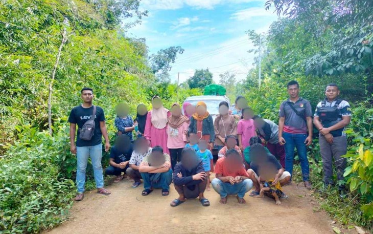 24 PMI Ilegal saat diamankan Satgas Pamtas Yonarmed 19/105 Trk Bogani