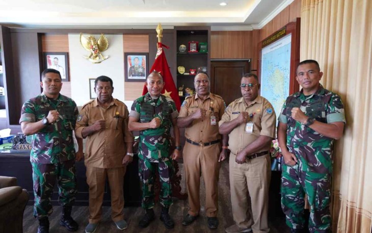 Pangdam Kasuari saat menerima Kepala Biro Otsus Setda Papua Barat