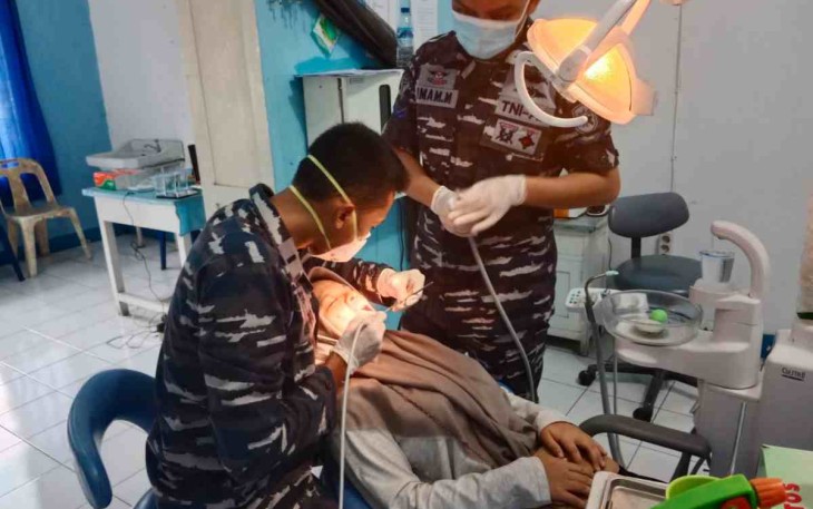 Bakti kesehatan prajurit lanud Maimun Saleh