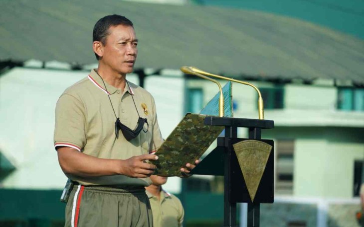 Kasdivif 2 Kostrad saat membacakan amanat Menpora 