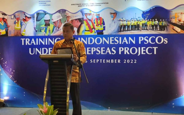 Direktur Perkapalan dan Kelautan Ahmad Wahid saat membuka pelatihan