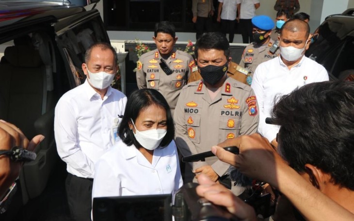 Menteri PPPA Gusti Ayu Bintang Darmawati saat memberikan keterangan pers santri gontor