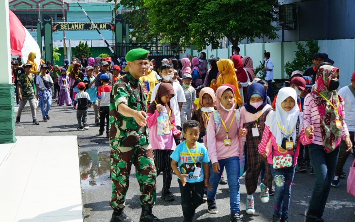 Kunjungan Field Trip Kemah Pelangi di Kodim 1016/Palangka Raya