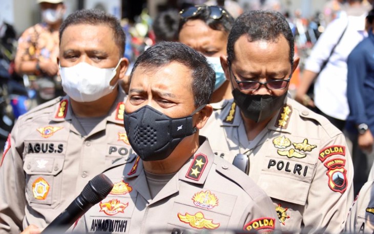 Kapolda Jateng Irjen Pol Ahmad Luthfi saat memberikan keterangan pers di HUT Lalu Lintas di Mapolda Jateng, Senin (19/9)