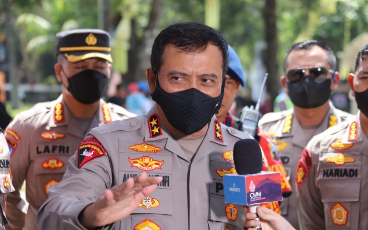 Kapolda Jateng Irjen Pol Ahmad Luthfi saat memberikan keterangan pers di Mapolda, Senin (19/9)
