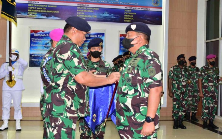 Danlantamal XIV Sorong Laksamana Pertama TNI Imam Musani saat penyerahan jabatan Dansatrol, Senin (19/9)
