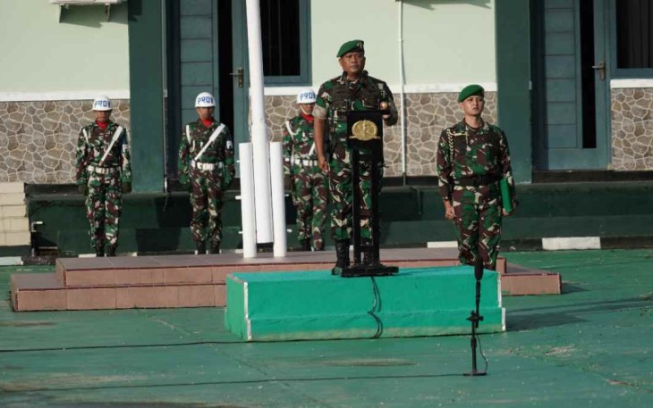 Danrem 181/PVT Brigjen TNI Wawan Erawan saat pimpin upacara 
