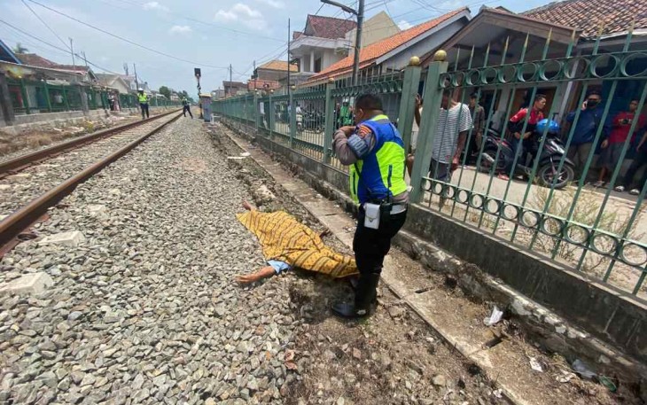 UD (47) korban tertabrak kereta api di lingkungan Sumurpecung Kecamatan Serang, Selasa (20/9)