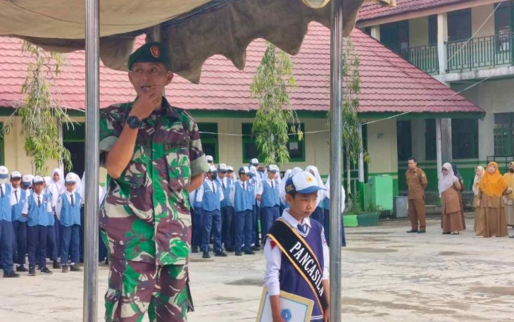 Sertu Joko saat memberikan wasbang