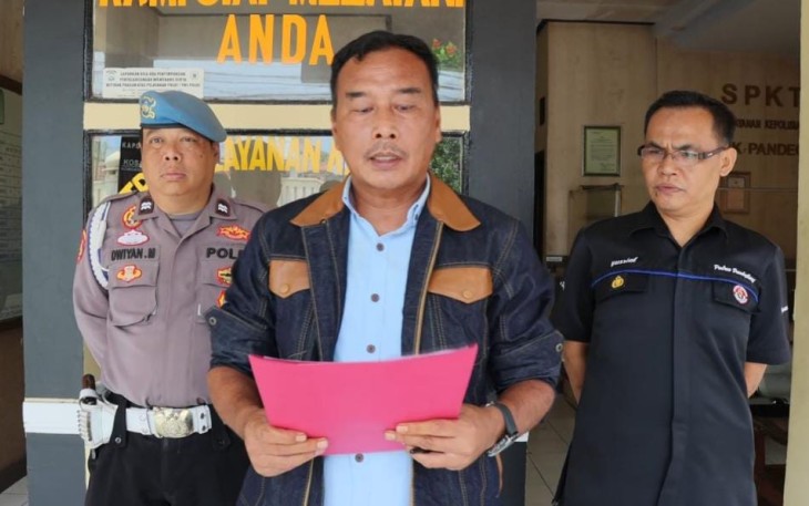 IPDA Aap Ahmad Safei saat memberikan keterangan pers di Polsek Pandeglang, Rabu (28/9)