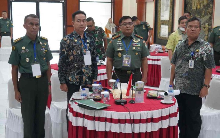 Danrem 064/MY Brigjen TNI Tatang Subarna saat mengikuti rakernis TMMD Ke 115. Kamis (29/9)