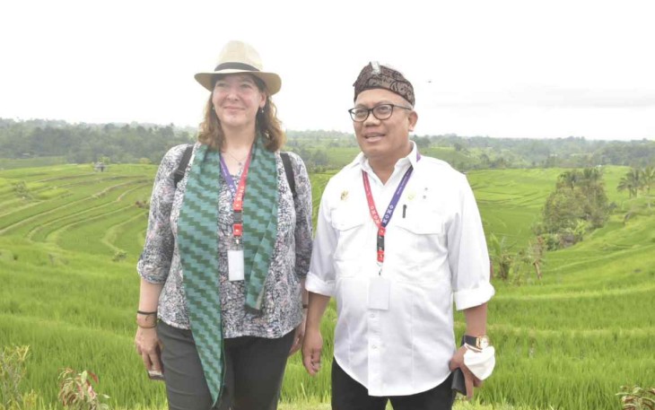 Sekjen Kementan Kasdi Subagyono saat mendampingi delegasi AMM G20 di desa Jatiluwih Tabanan Bali. Kamis (29/9) 