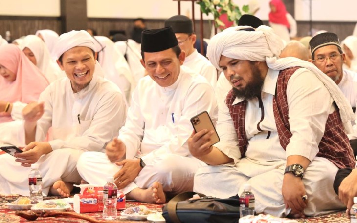Gubernur Ansar saat Merayakan Peringatan Maulid Nabi Bersama Para Guru se-Kota Batam 