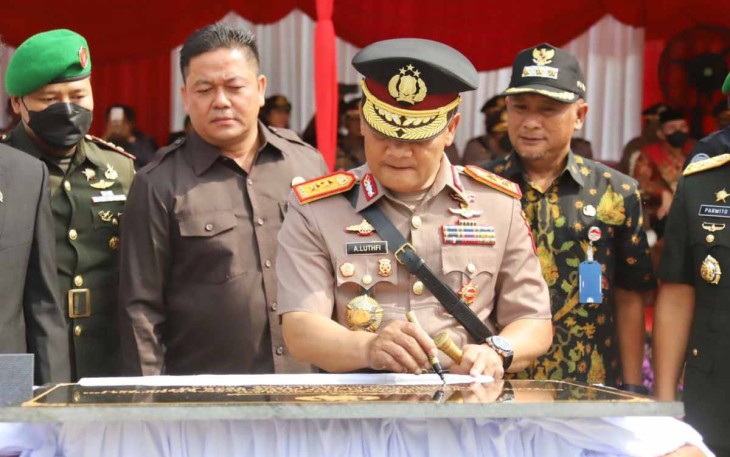 Kapolda Jateng Irjen Pol Ahmad Luthfi meresmikan kenaikan tipe menjadi Polresta Pati. Kamis (13/10)