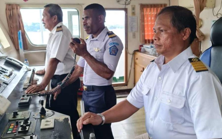 Mualim II Seti Siringon putra asli Papua menjadi perwira di kapal perintis 