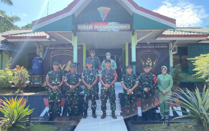 Foto bersama  Danpusterad