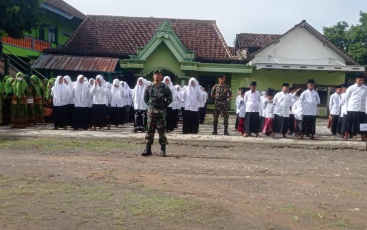 Upacara peringatan hari Santri Nasional