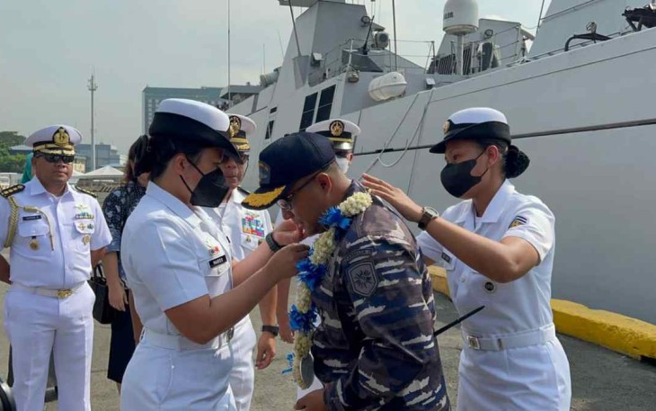 KRI Diponegoro-365 saat tiba di dermaga Manila Philippines 