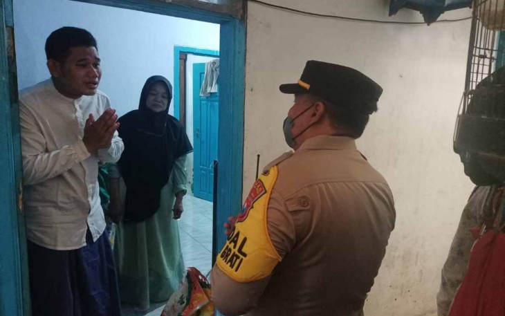 Polres Pasuruan Kota berikan santunan keluarga balita gagal ginjal akut