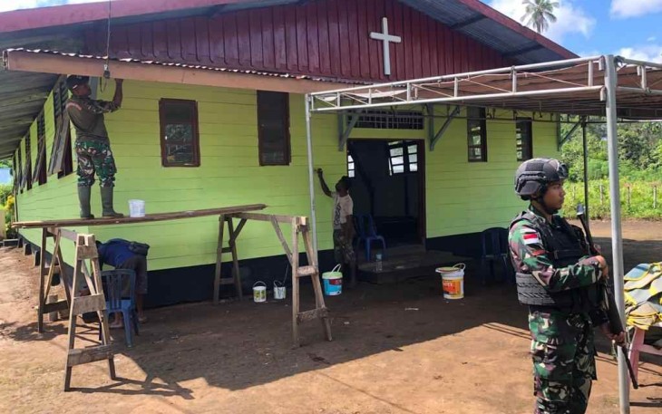 Perindah gereja di perbatasan 