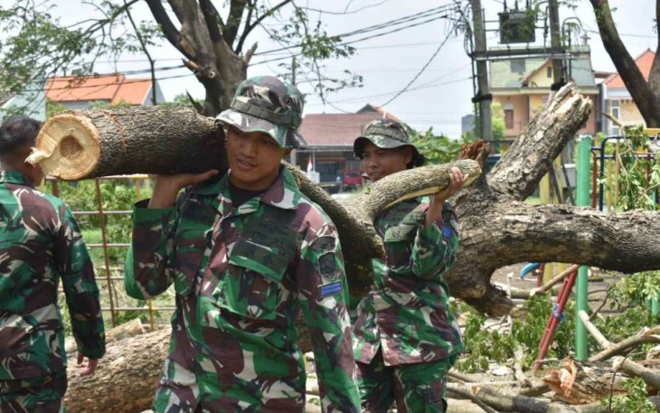 Sigap bantu warga terdampak angin puting beliung di Sidoarjo 