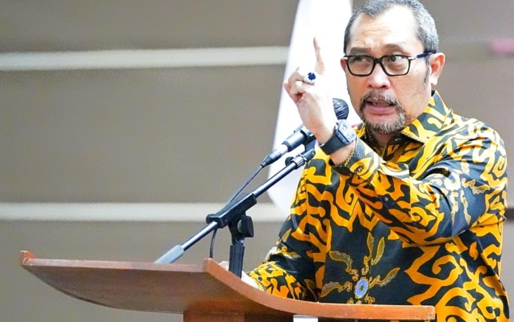 Sahat P Tua Simanjuntak Wakil Ketua DPRD Jatim saat membuka Bimtek PTT.