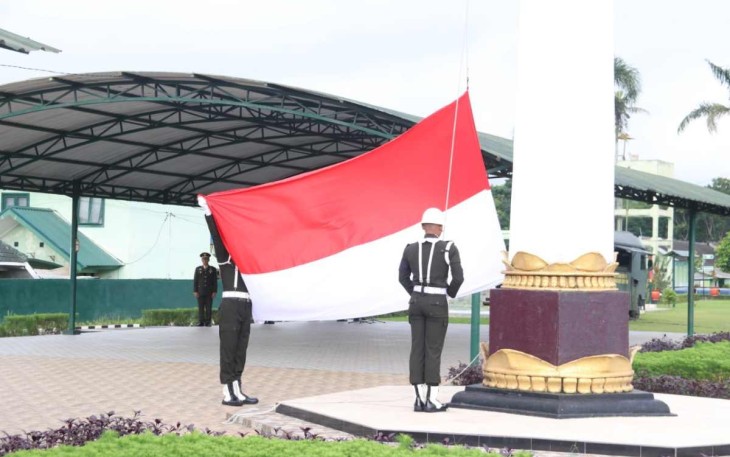 Upacara Hari Sumpah Pemuda Ke-94 di DIvif 2 Kostrad Malang