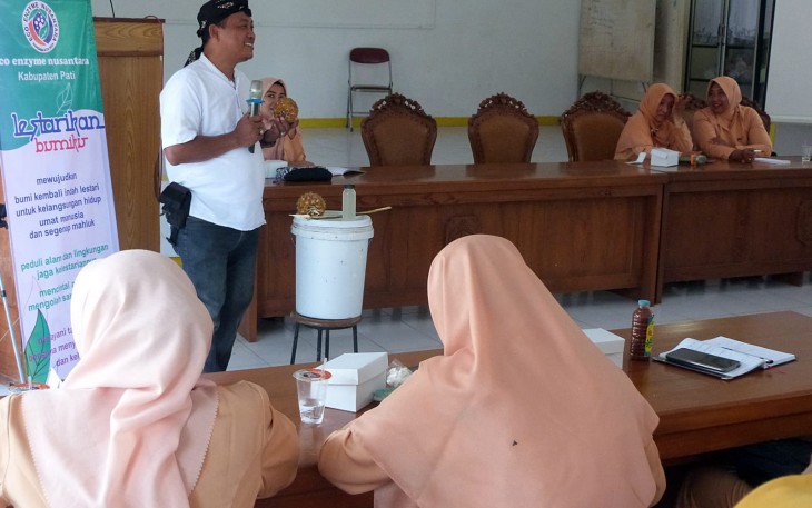 Sosialisasi kepedulian lingkungan dari  eco enzyme nusantara Pati