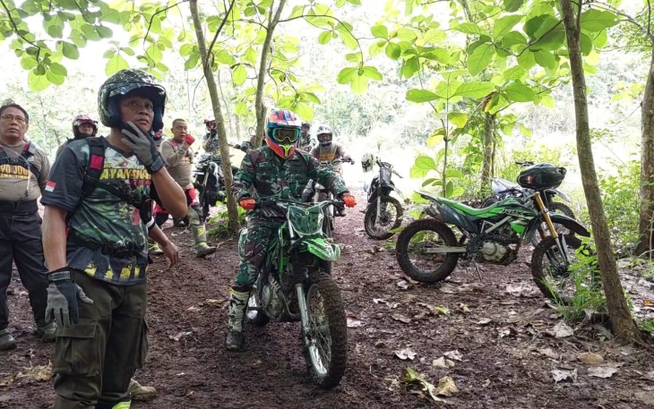 Sambangi lokasi bencana gunakan trail