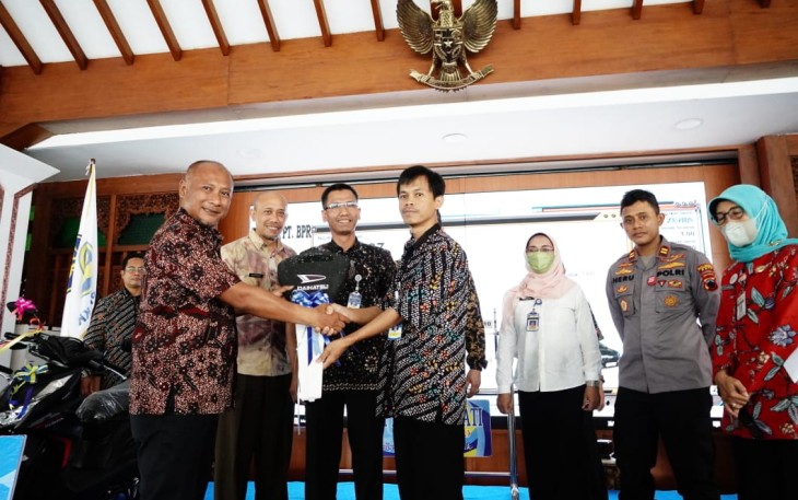 Pj Bupati Pati hadiri pengundian Tamades PT BPR BKK Pati 