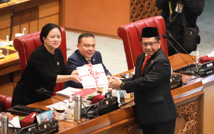 Mendagri Tito saat pengesahan UU Pembentukan Provinsi Papua Barat Daya