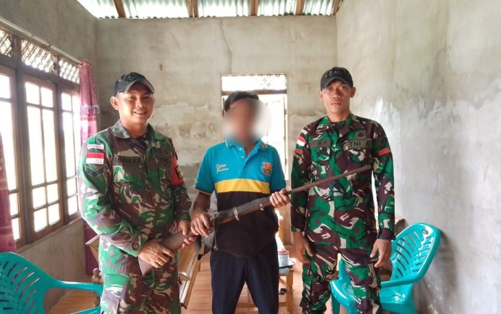 Warga perbatasan serahkan senpi rakitan secara sukarela 