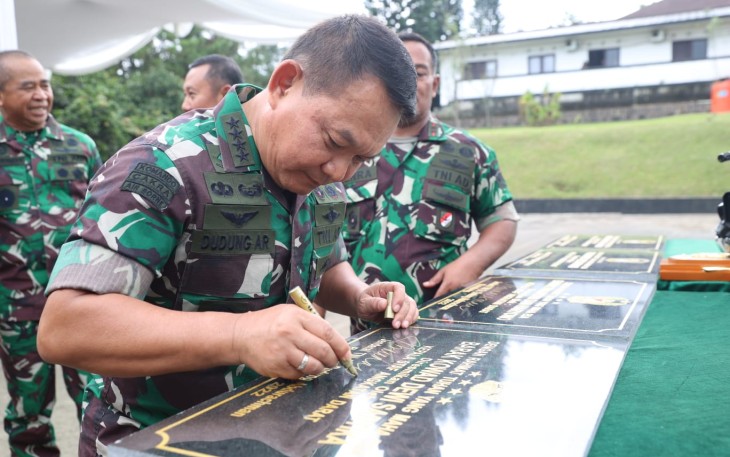 Kasad Jenderal TNI Dudung Abdurachman saat meresmikan fasilitas di Secapaad Bandung