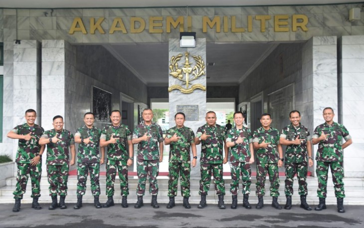 Danrem 073/Mkt saat menghadap Gubernur Akmil untuk mengadakan reuni alumni '97 
